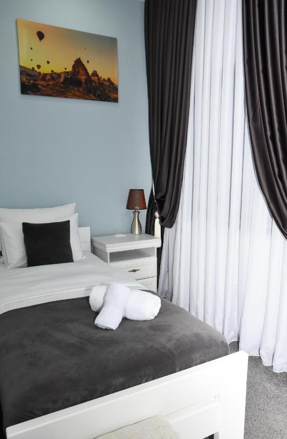 Hotel Palace Velika Kladusa Dış mekan fotoğraf